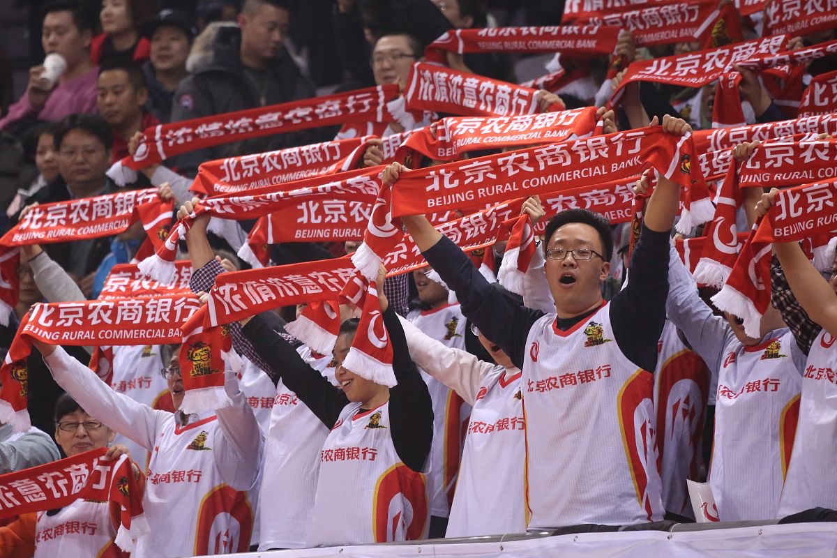 关于足总杯国际比赛日走向成谜；塞维利亚遗憾出局；态度坚定；年轻球员得到机会的信息