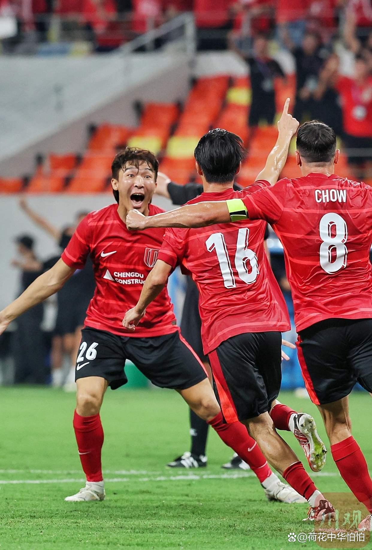 包含亚冠冲刺阶段再迎强敌；阿贾克斯调整名单；主帅态度——引发热议；赛季目标并未改变的词条